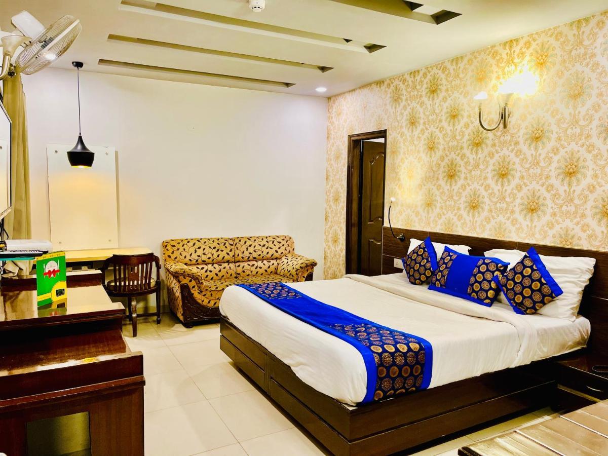 Hotel Queens Tower Amritsar Exterior foto