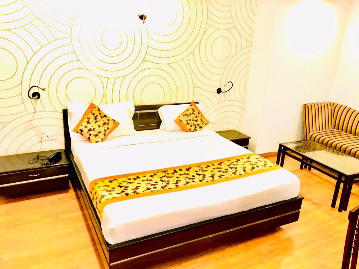 Hotel Queens Tower Amritsar Exterior foto